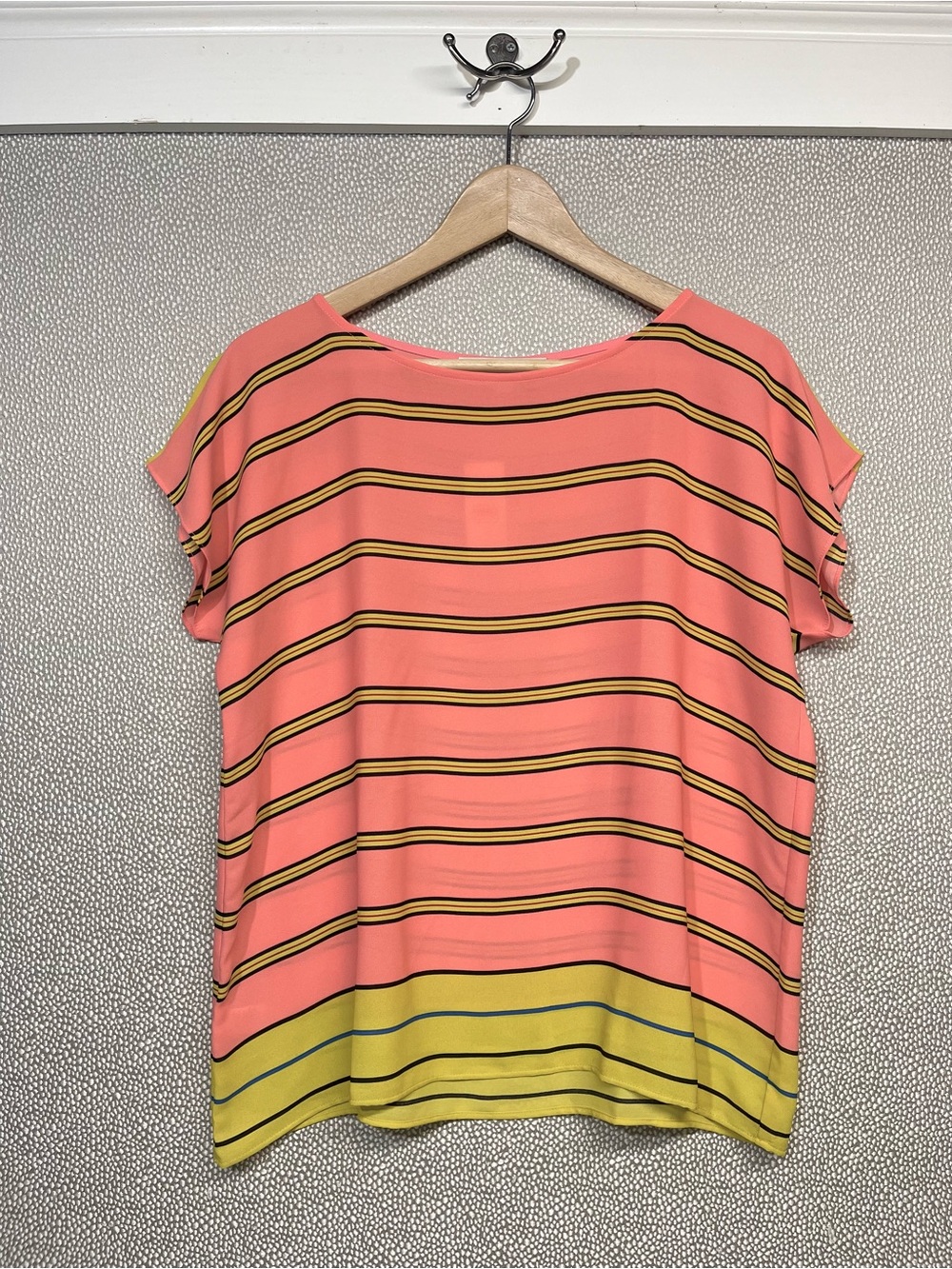 🆕 XS LOFT Coral and Yellow Striped Short Sleeve Tee NWT